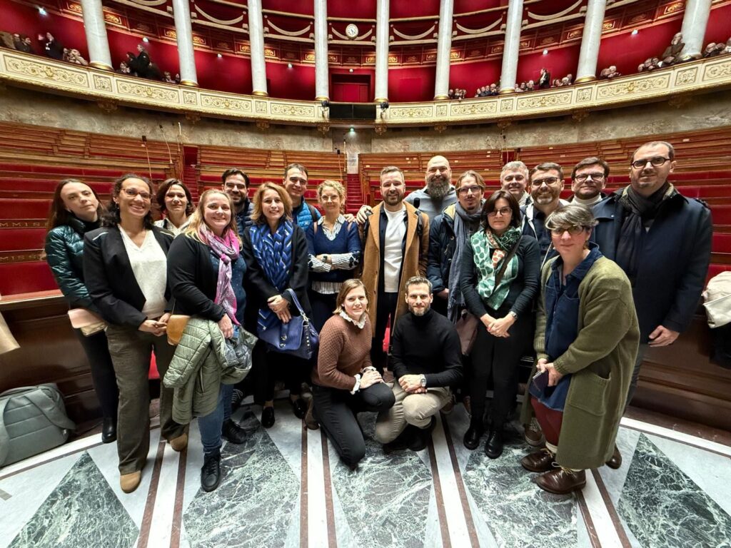 Accueil des jeunes dirigeants à l'Assemblée